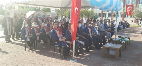 Kaymakamımız Adem Öztürk Fakültemiz ve Meslek Yüksekokulumuzun mezuniyet törenine katıldı